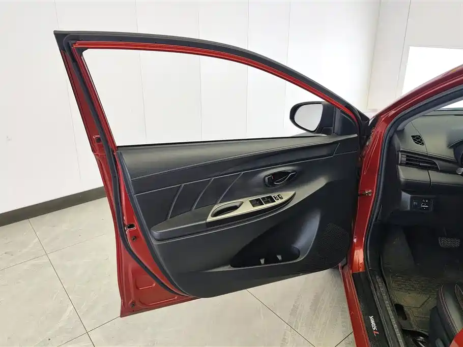 Toyota Yaris L 2021