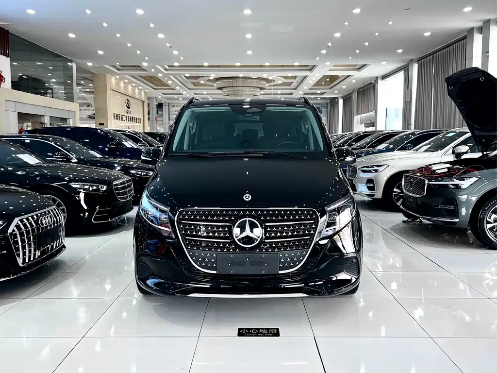 Mercedes-Benz V-Class 2025