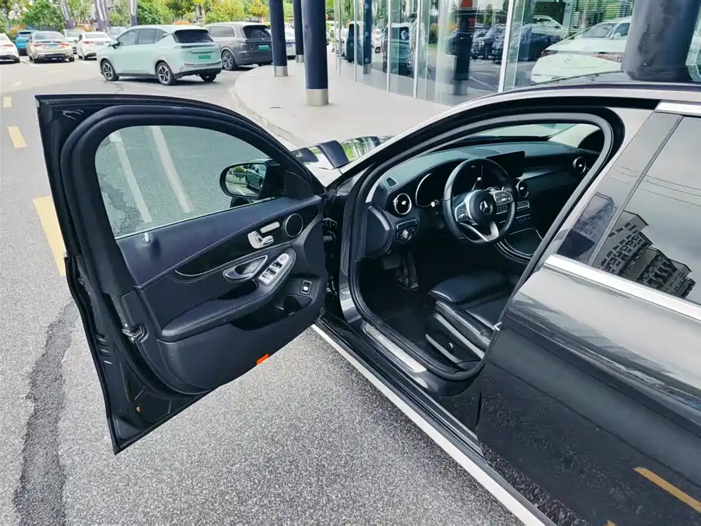 Mercedes-Benz C-Class 2020 — фото 13