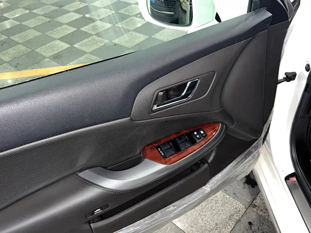 Toyota Crown 2014 — фото 15
