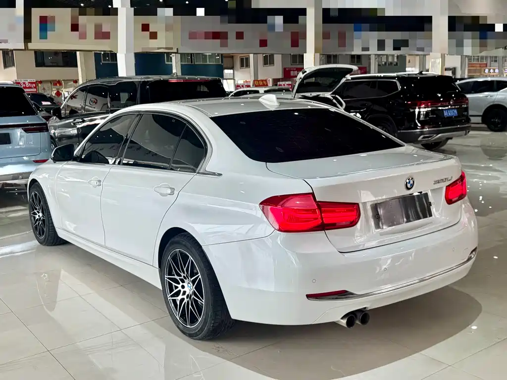 BMW 3 Series 2017 — фото 13
