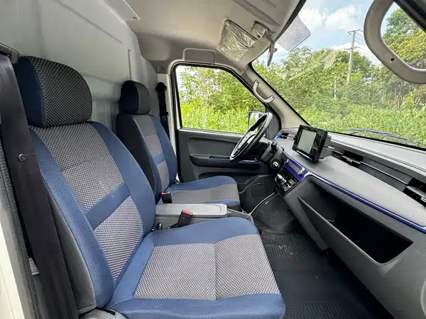 Dongfeng Yufeng EM27 2025