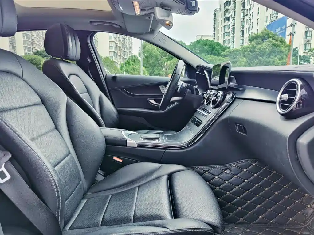 Mercedes-Benz C-Class 2020 — фото 19