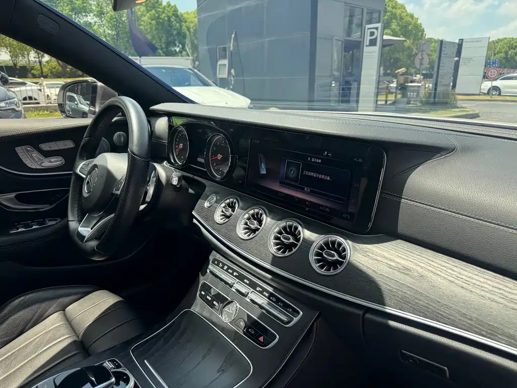 Mercedes-Benz E-Class 2018 — фото 15