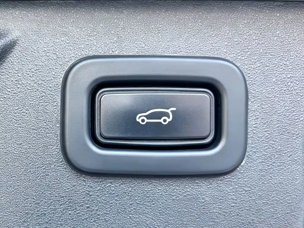 Land Rover Discovery Sport 2022 — фото 22