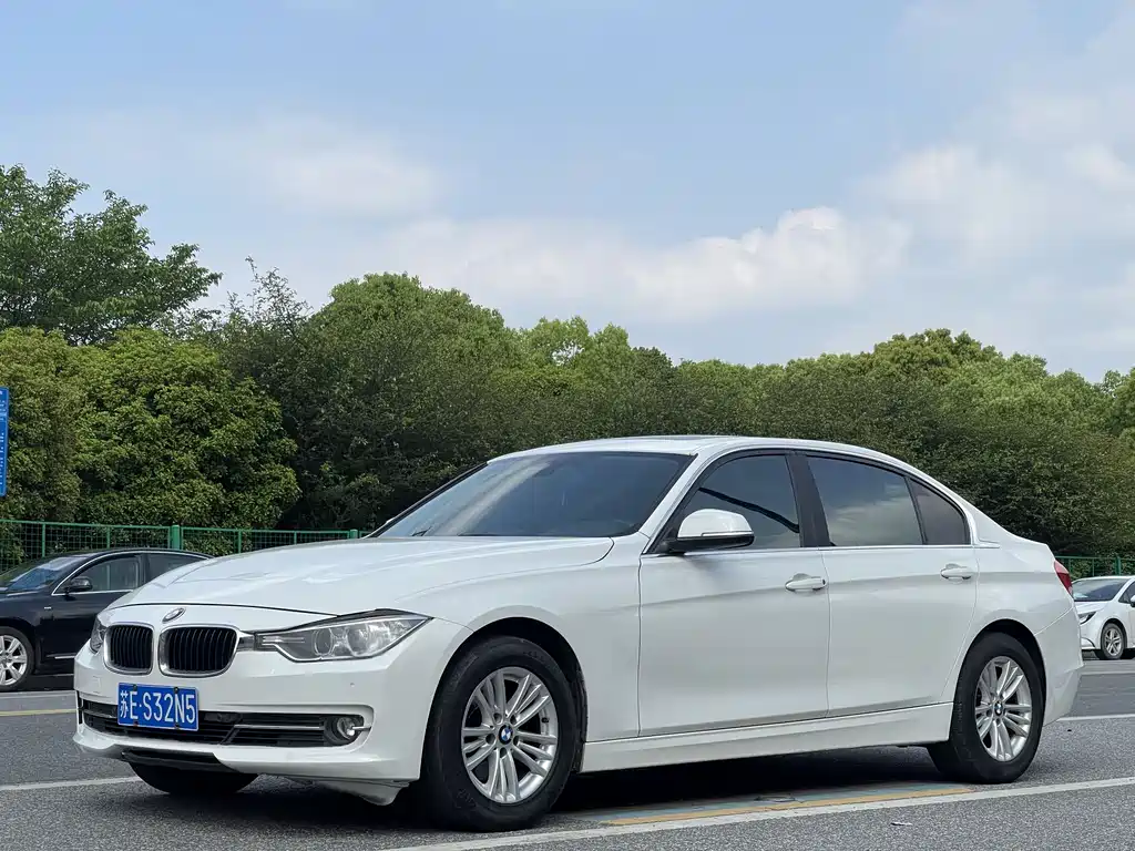 BMW 3 Series 2014 — фото 1