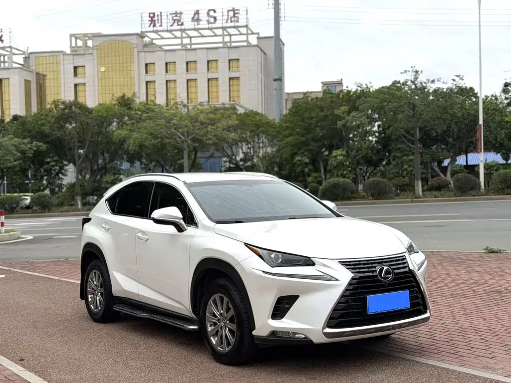 Lexus NX 2018 — фото 3