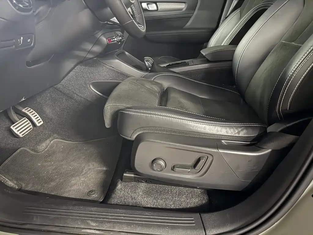 Volvo XC40 NEV 2022
