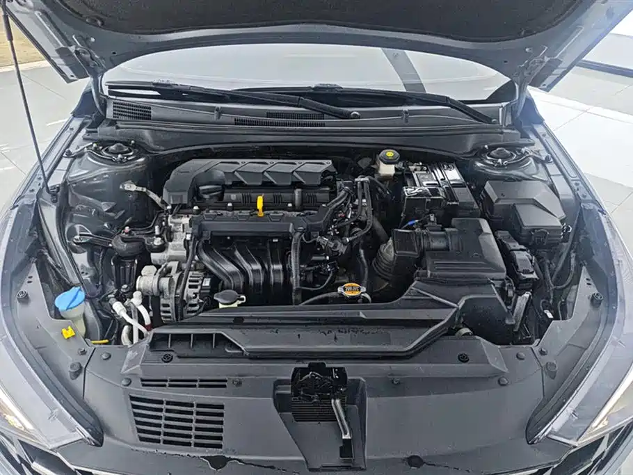 Hyundai Elantra 2021 — фото 10