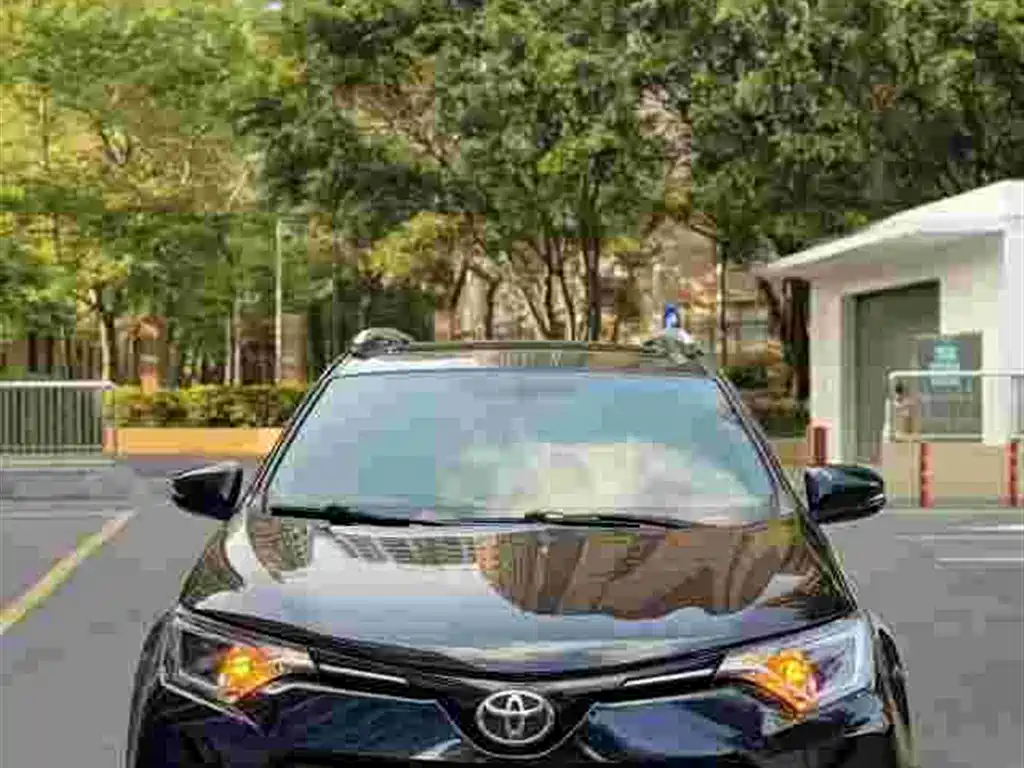 Toyota RAV4 2019 — фото 2