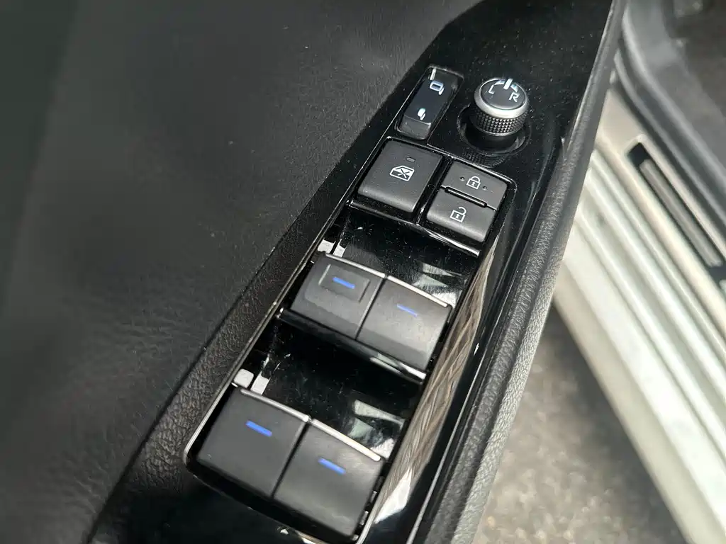 Toyota Camry 2021 — фото 14