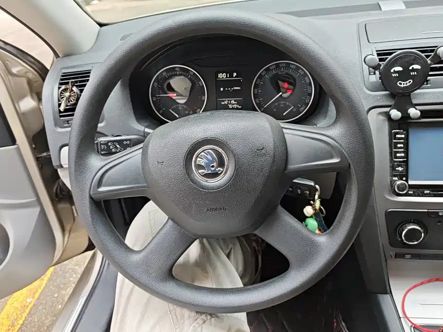 Skoda Octavia 2014 — фото 14