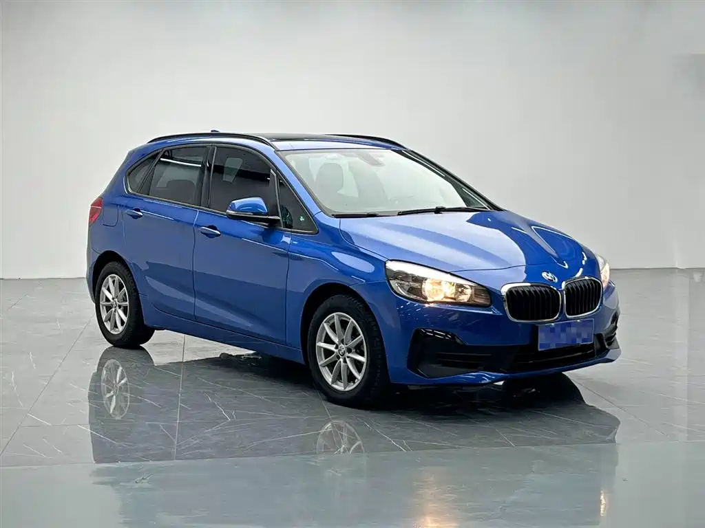 BMW 2 Series Station Wagon 2019 — фото 8