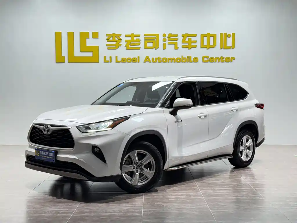 Toyota Highlander 2024 — фото 1