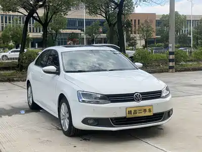 Volkswagen Sagitar 2014