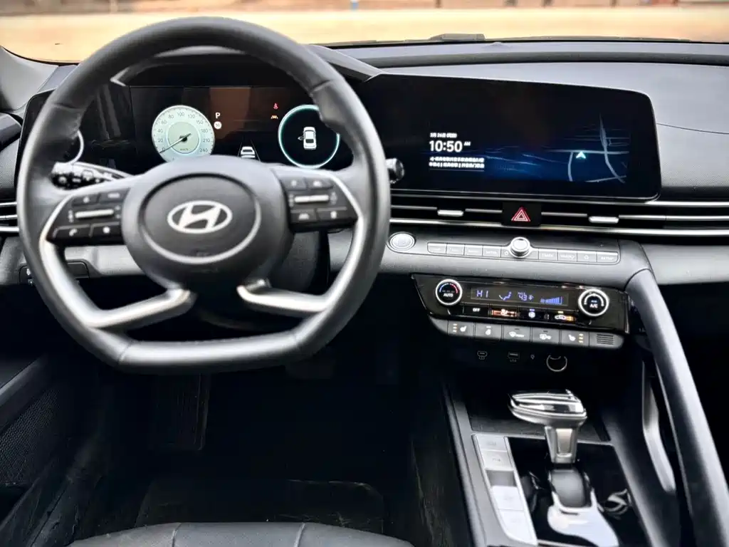 Hyundai Elantra 2023 — фото 23