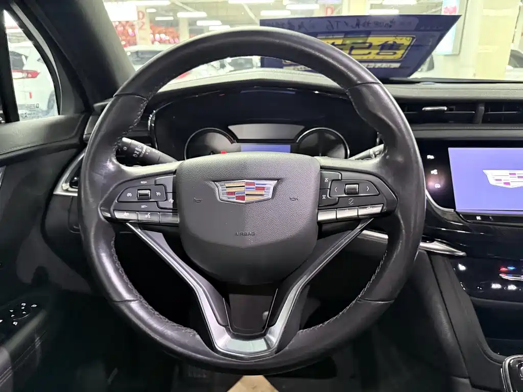 Cadillac XT6 2019 — фото 13
