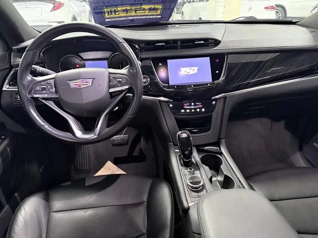 Cadillac XT6 2019 — фото 14