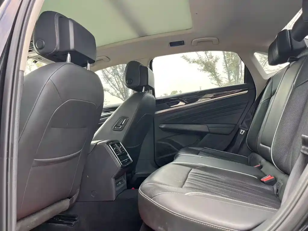 Volkswagen Passat 2022