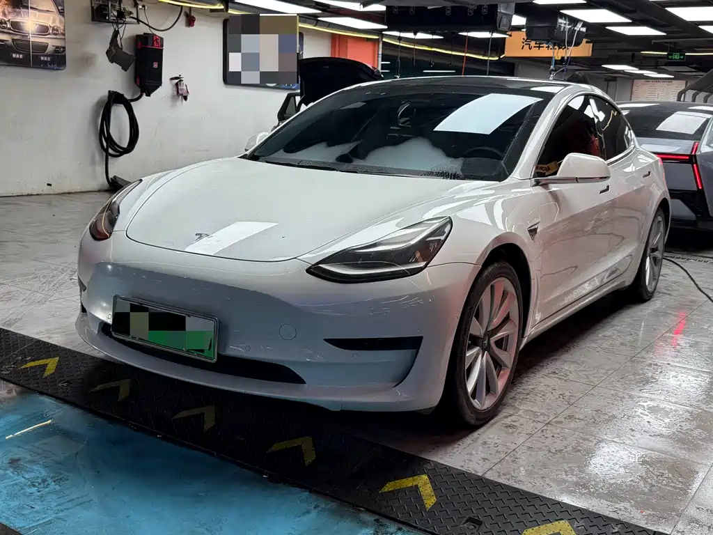 Tesla Model 3 2020