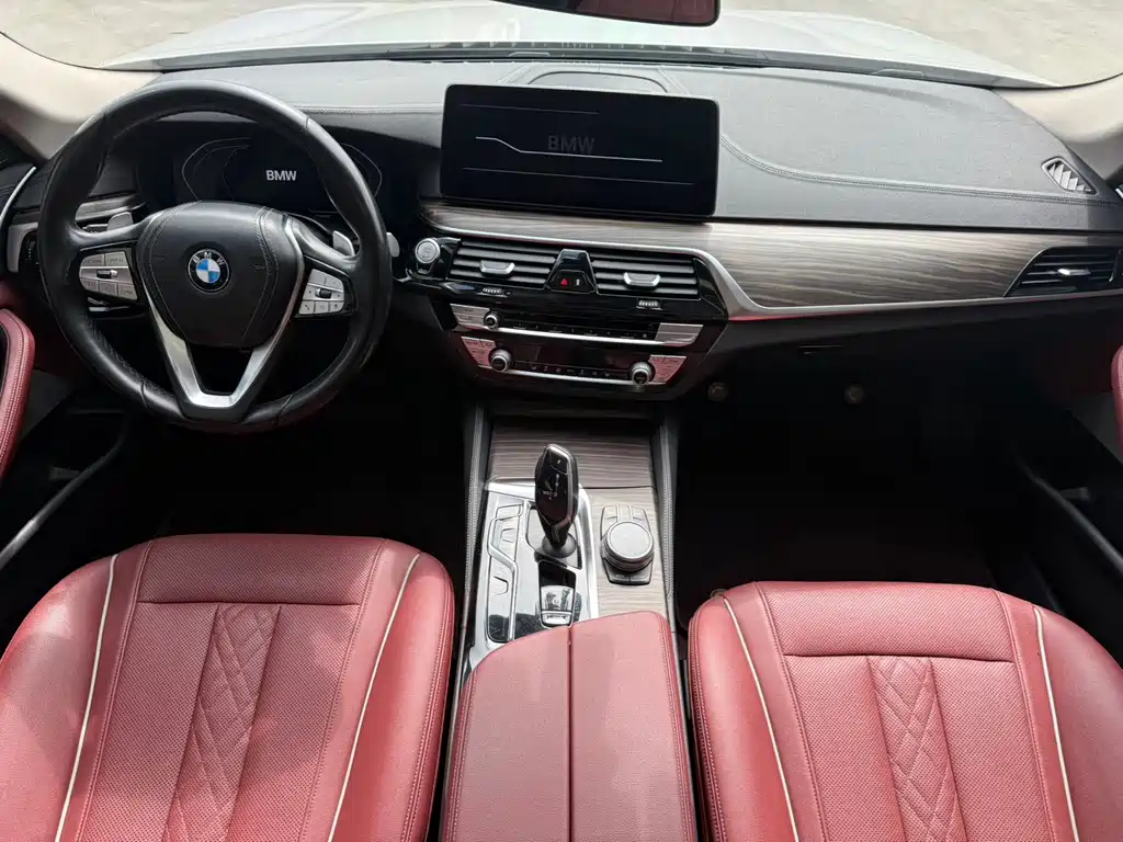 BMW 5 Series 2021 — фото 9