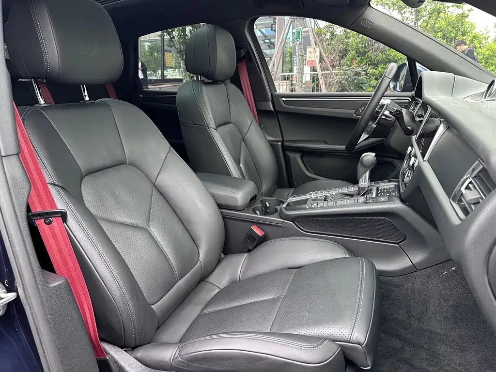 Porsche Macan 2021 — фото 16