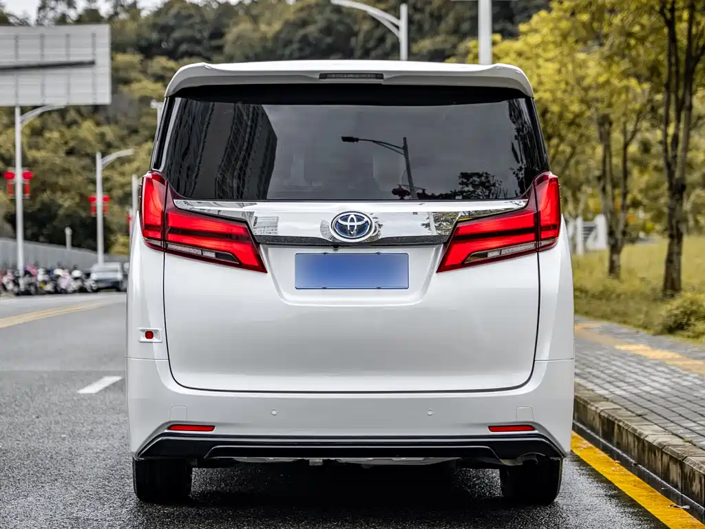 Toyota Alphard 2020 — фото 20