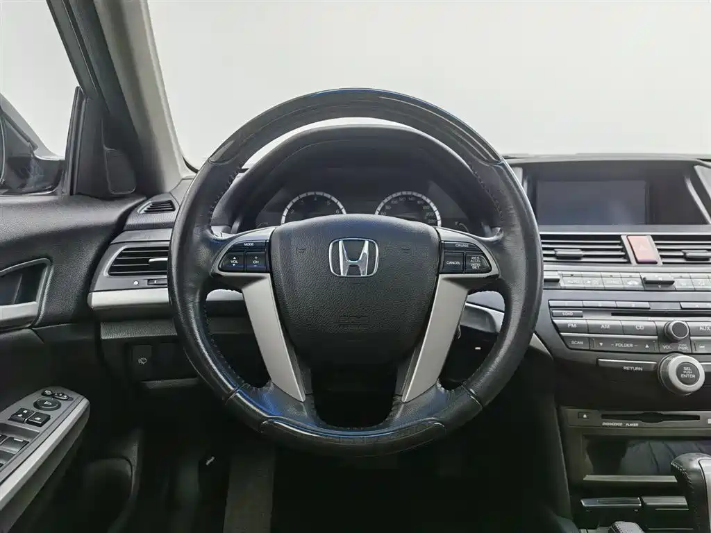 Honda Accord 2012 — фото 11