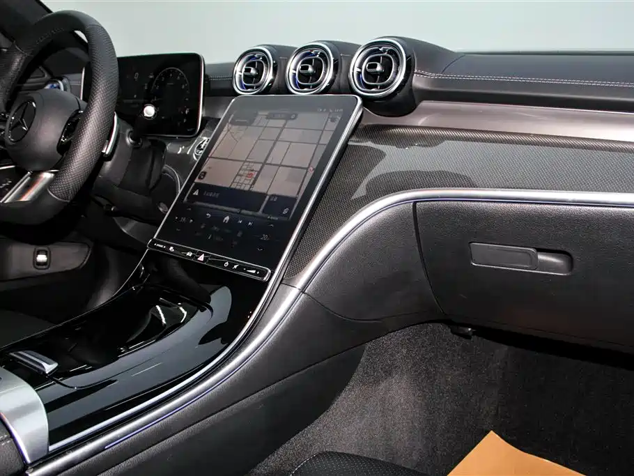 Mercedes-Benz C-Class 2025 — фото 23