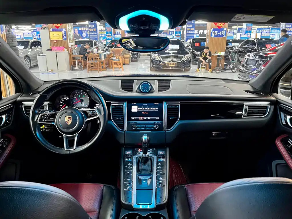 Porsche Macan 2017 — фото 13