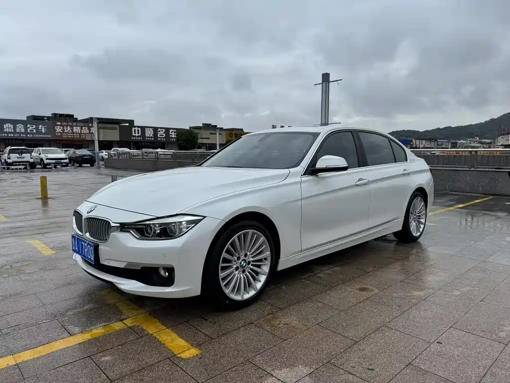 BMW 3 Series 2018 — фото 1