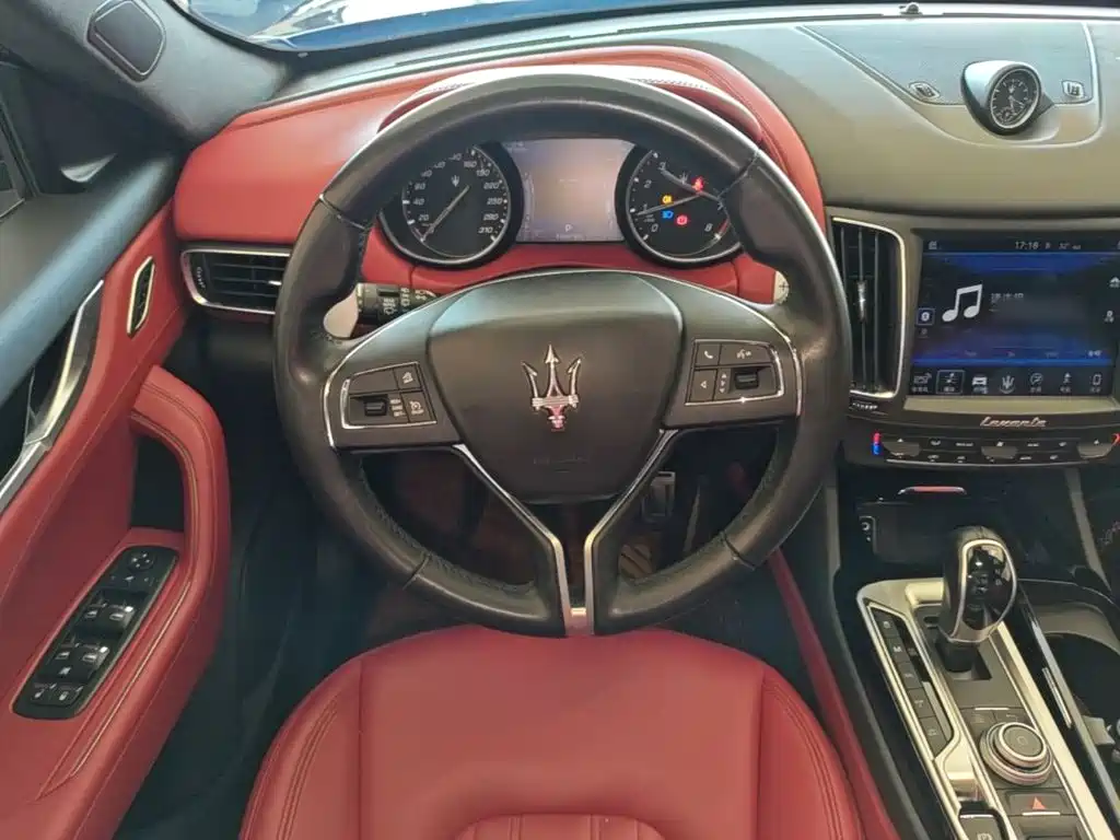 Maserati Levante 2019 — фото 11