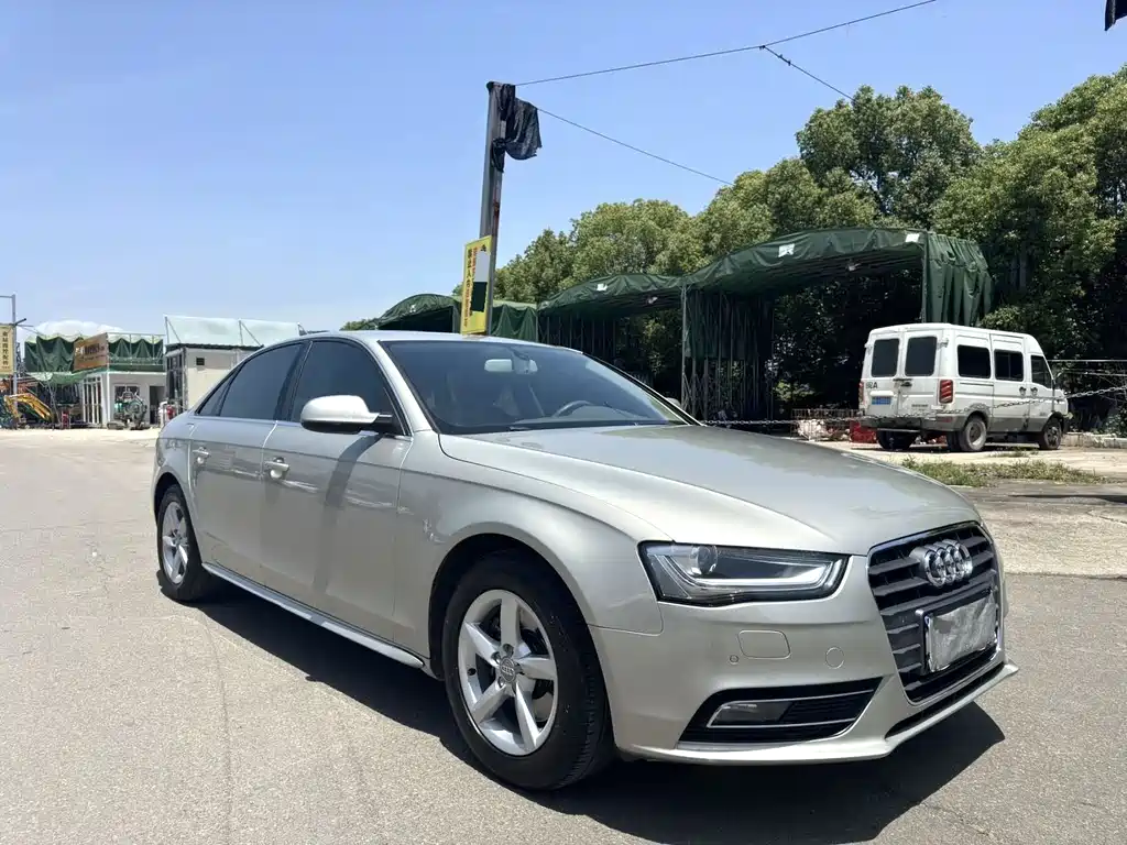 Audi A4L 2015