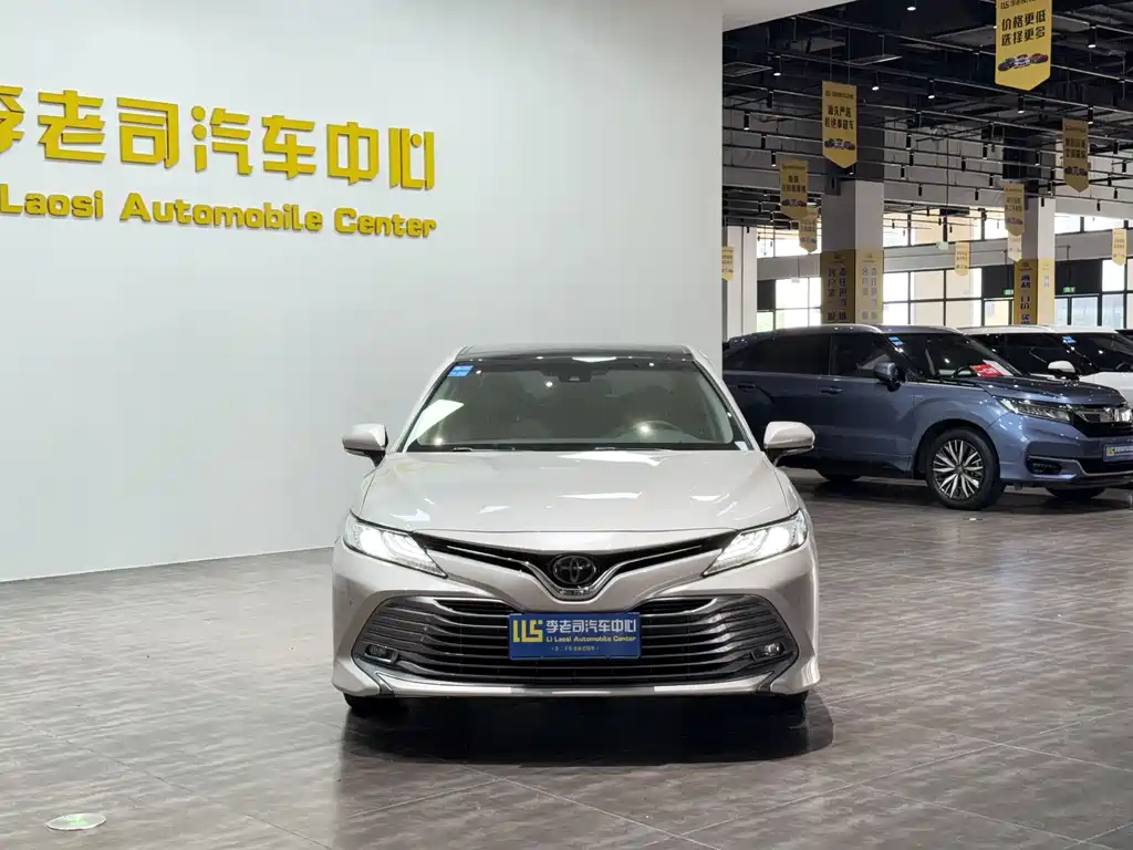 Toyota Camry 2020 — фото 3