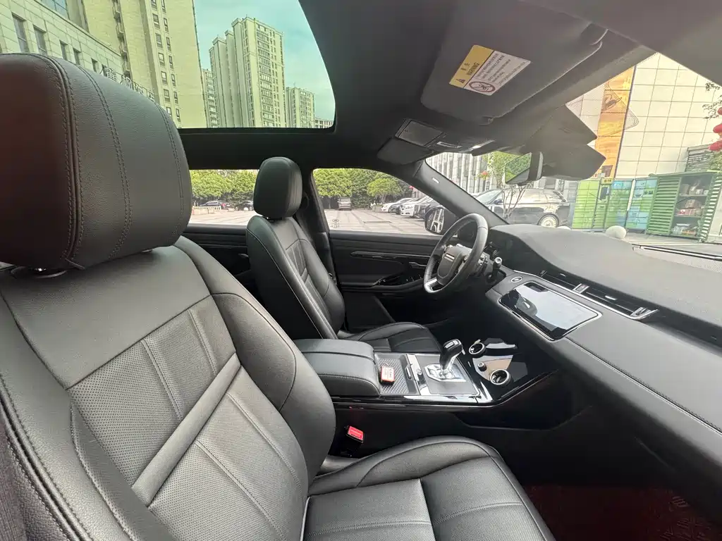 Land Rover Evoque 2021 — фото 22