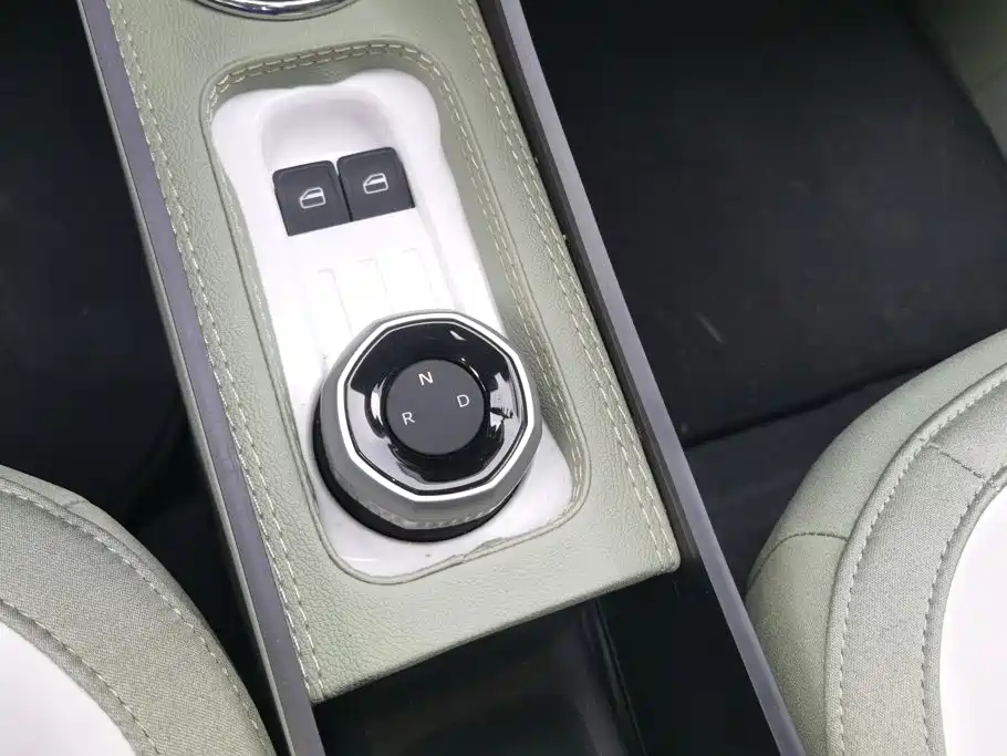 Geely Galaxy Panda 2025 — фото 16