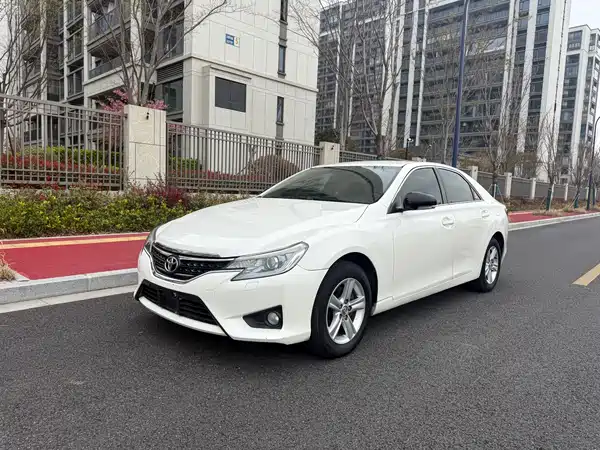 Toyota Reiz 2013