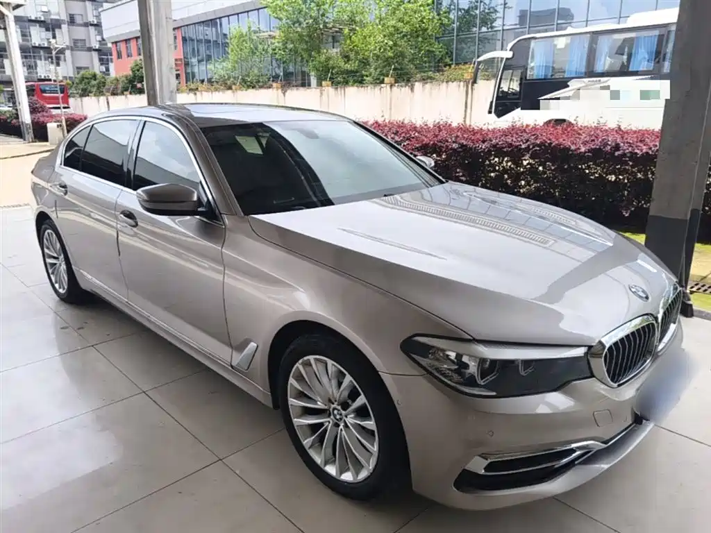 BMW 5 Series 2019 — фото 4