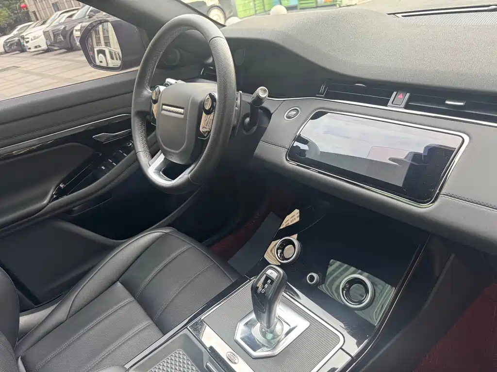 Land Rover Evoque 2021 — фото 26