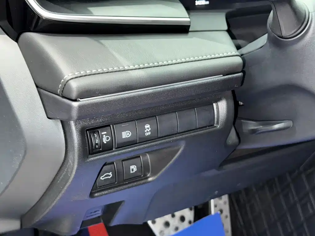 Toyota Camry 2025 — фото 11