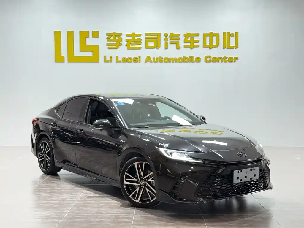 Toyota Camry 2025 — фото 7