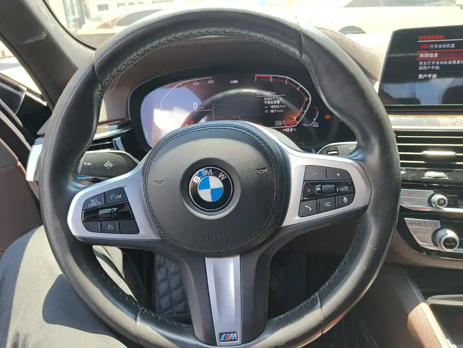 BMW 5 Series 2020 — фото 15
