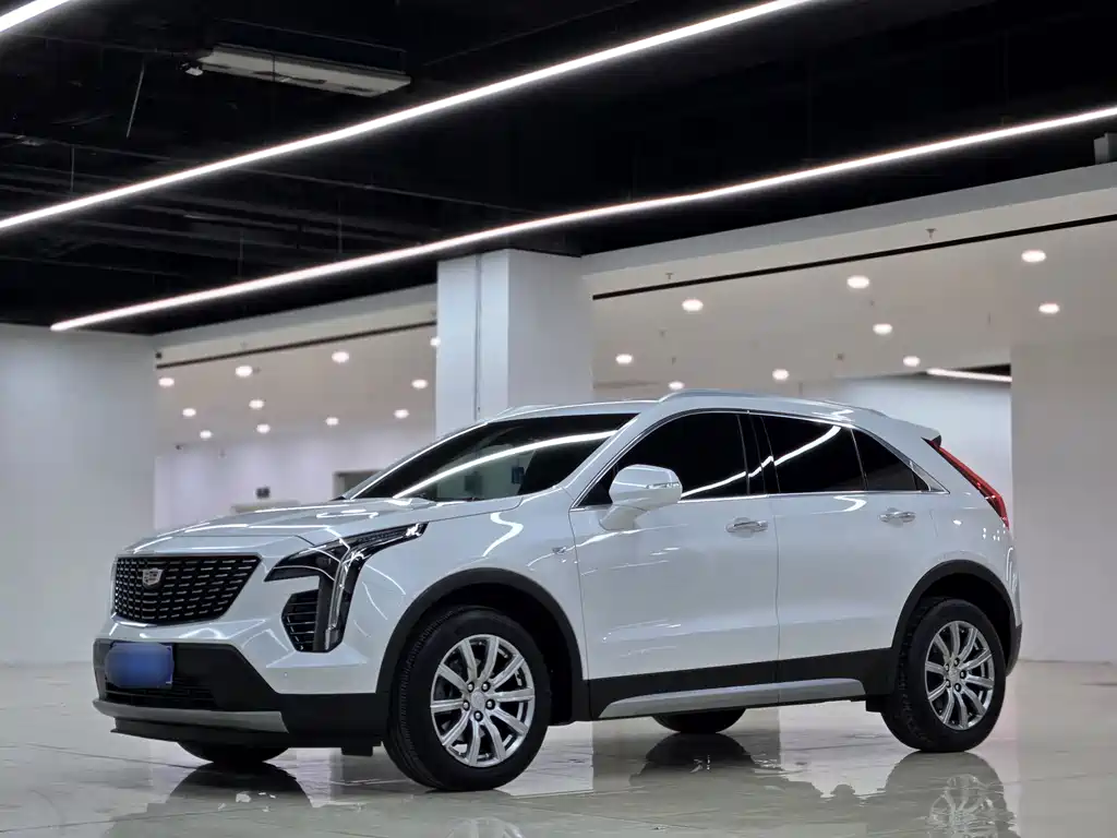 Cadillac XT4 2021 — фото 1