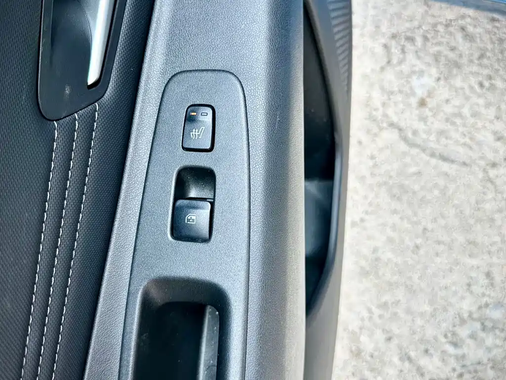 Hyundai Elantra 2023 — фото 24