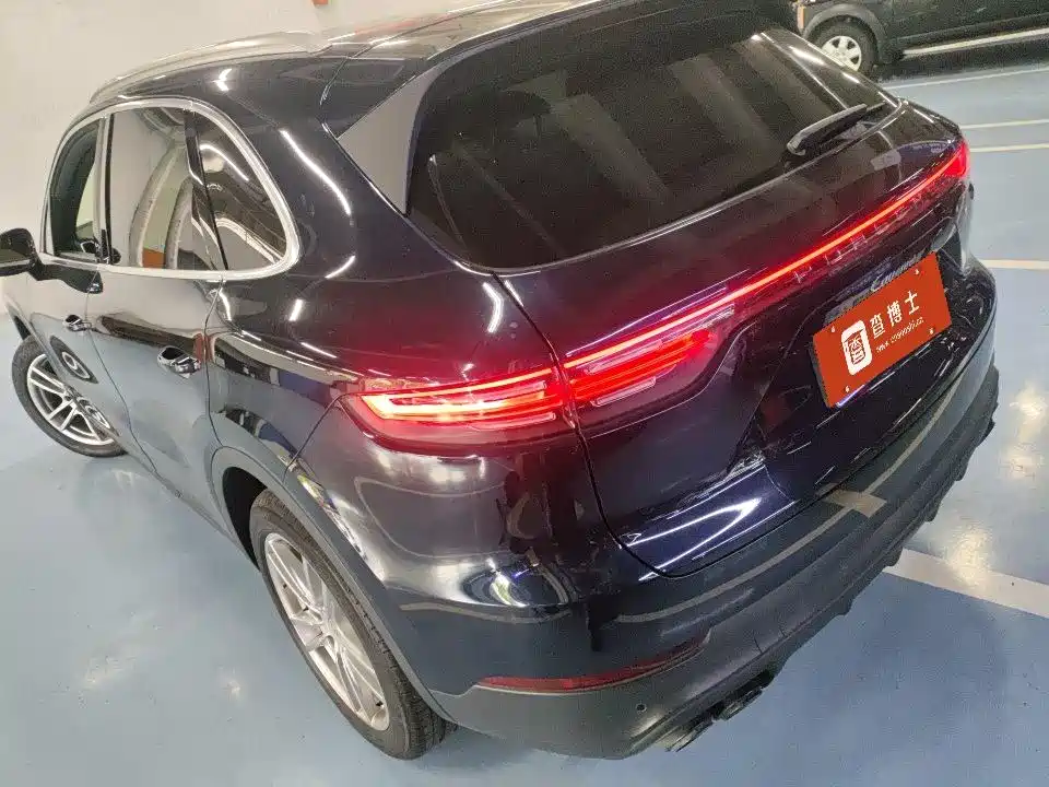 Porsche Cayenne 2019 — фото 15