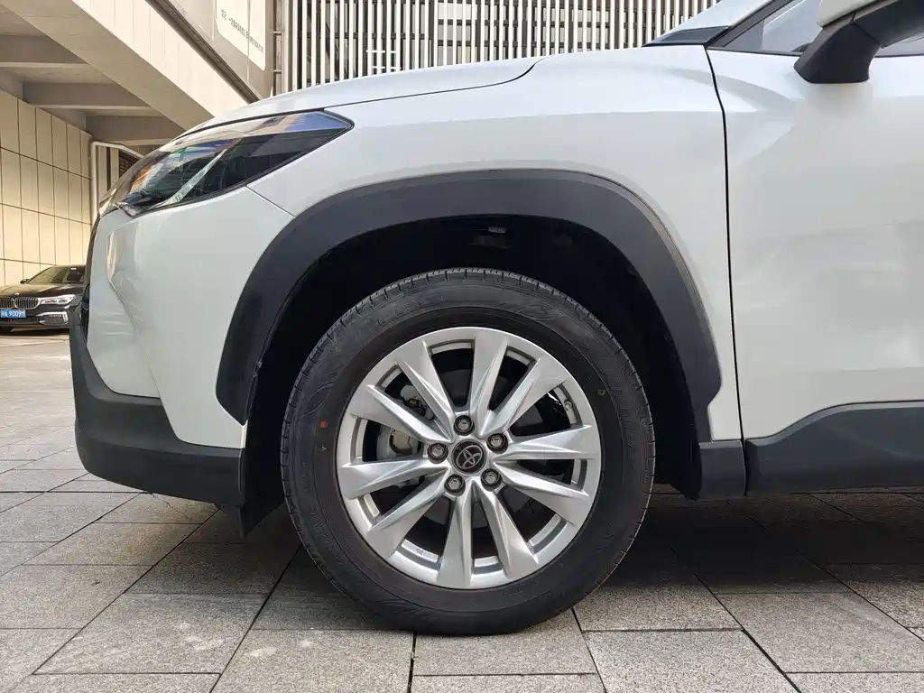 Toyota Corolla Cross 2023 — фото 8