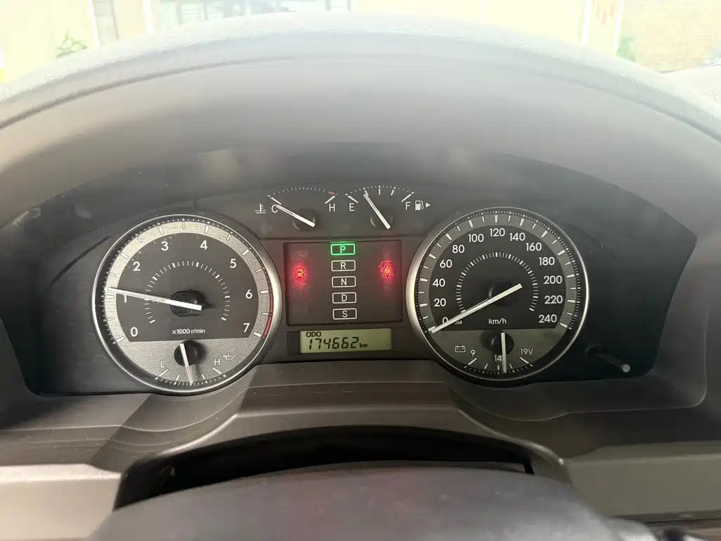 Toyota Land Cruiser 2015 — фото 20