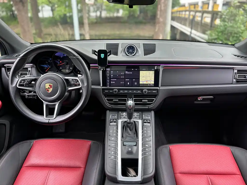 Porsche Macan 2021 — фото 14