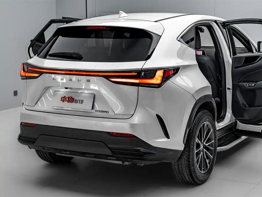 Lexus NX 2023 — фото 36