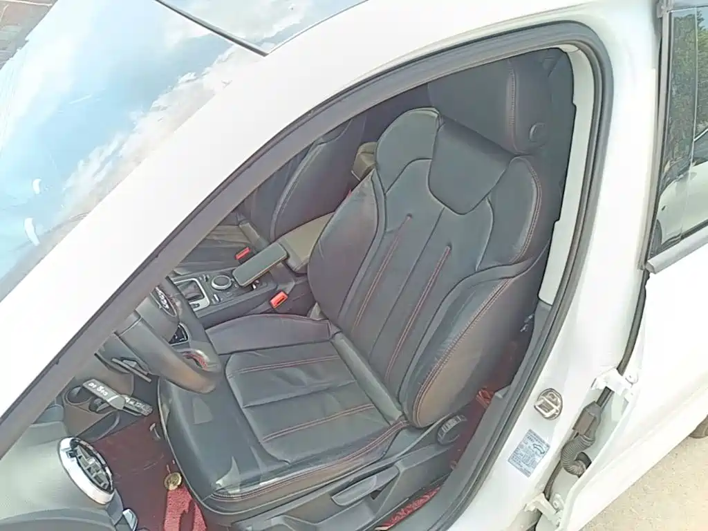 Audi Q2L 2023 — фото 15